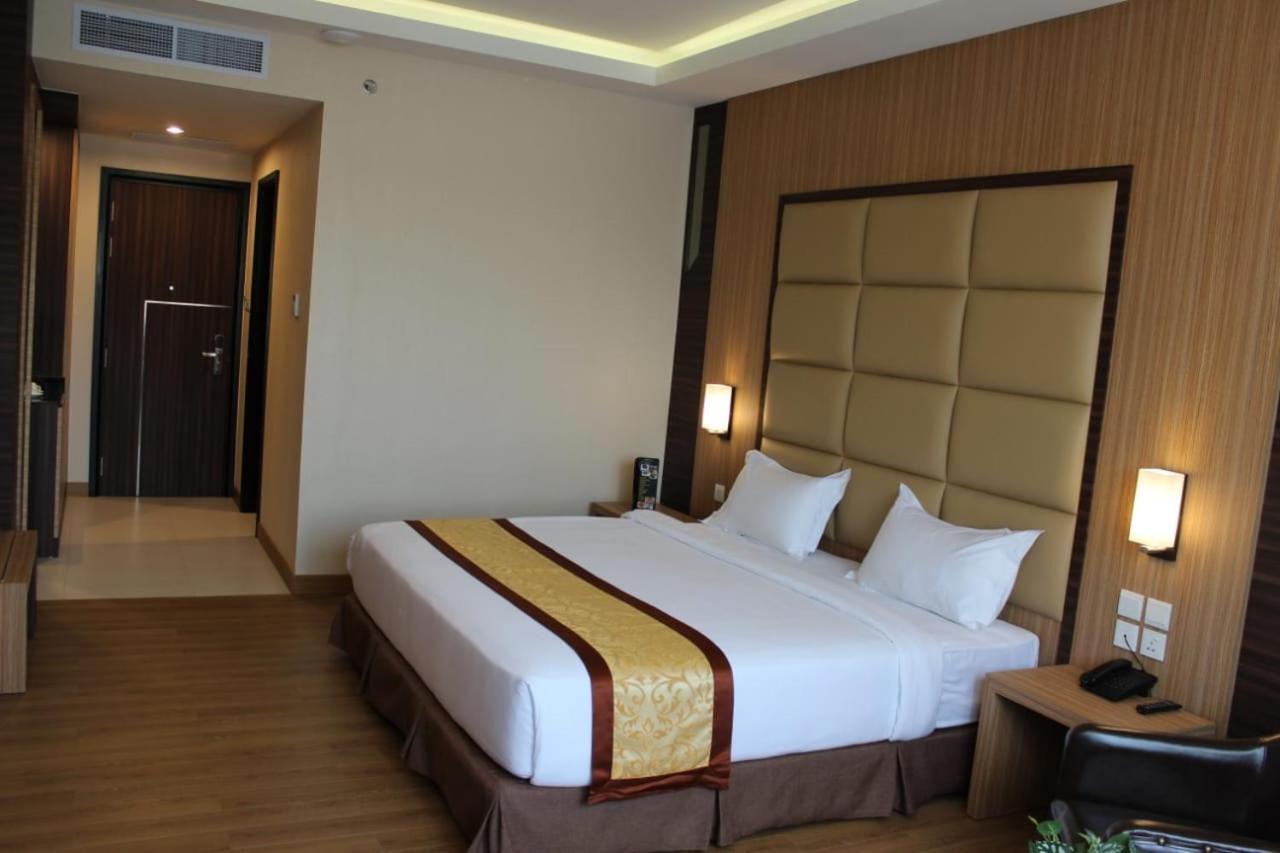 M-One Hotel Batam 外观 照片